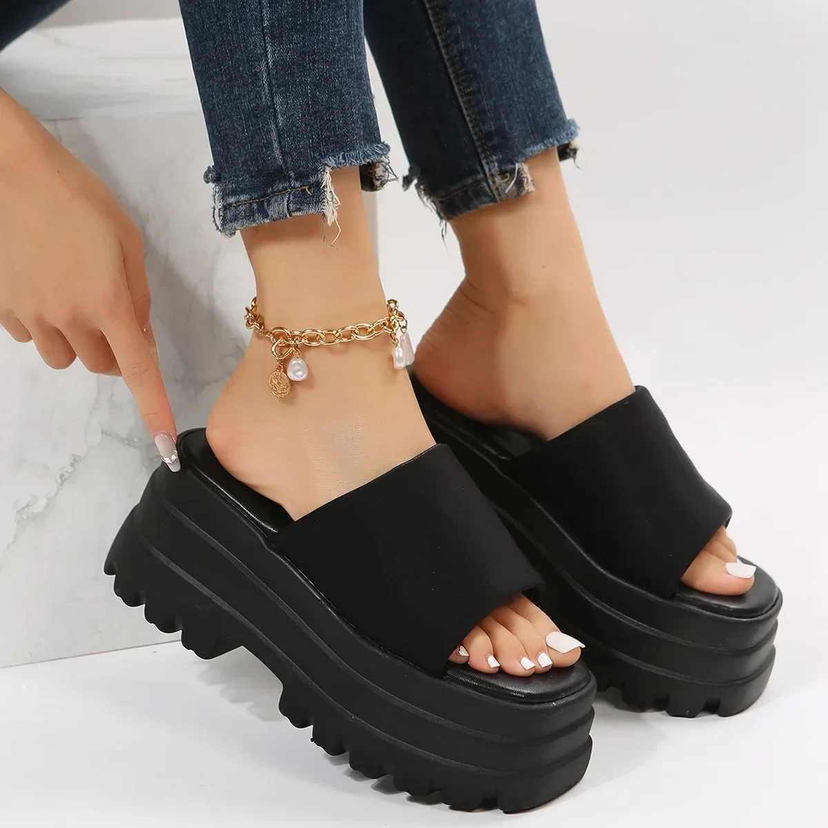 New Peep Toe Slope Heel Casual Slippers Women Slip on Sandals platform Outdoor Heightening Shoes босоножки женские