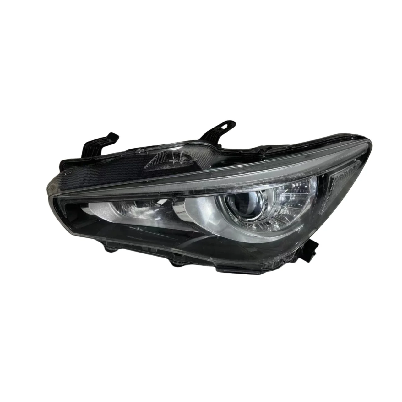 مناسبة للمصابيح الأمامية إنفينيتي Q50 2014-2022 المصابيح الأمامية LED مع نظام الإضاءة التكيفية كشافات إصدار الاتحاد الأوروبي