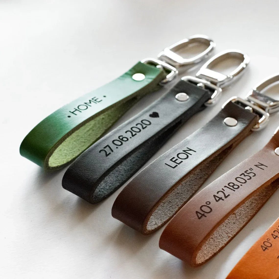 Personalized Leather Keychain, Personalized gift, Leather Keyholder, personalized keychain for men, personalized keychain for wo