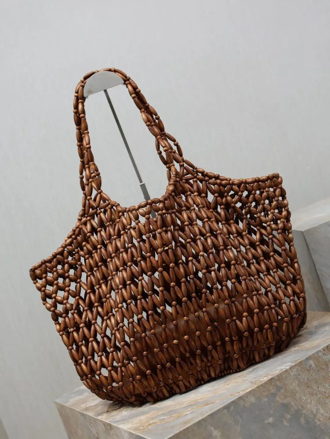 

Simple Casual Hand Woven Wooden Bead Handbag New Vintage Style Easy Matching Summer Vacation Women Handbag Shoulder Bag Tote Bag