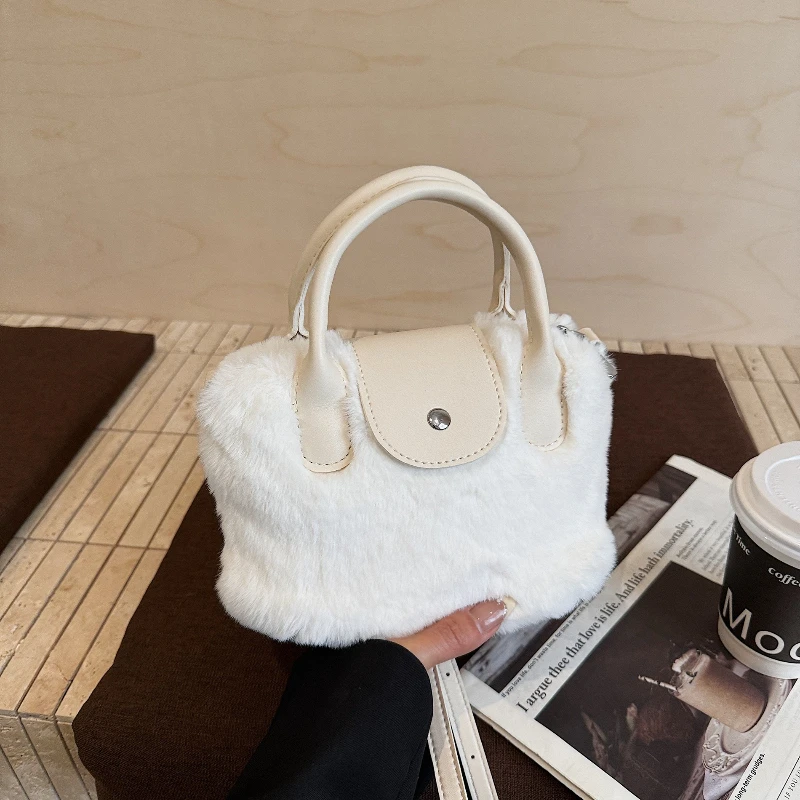 

Fashionable and Casual Light Luxury Plush Handbag for Women, Retro Splicing Trend, Women's Single Shoulder Crossbody Bag