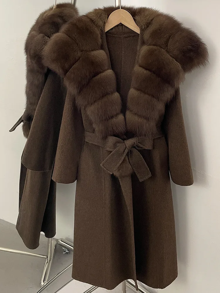 Elegancki damski płaszcz z mieszanki wełny w kolorze burgundowym, z futrzanym kołnierzem szalowym, paskiem i wiązaniem w talii, długi rękaw, odzież wierzchnia zimowa ZM4216