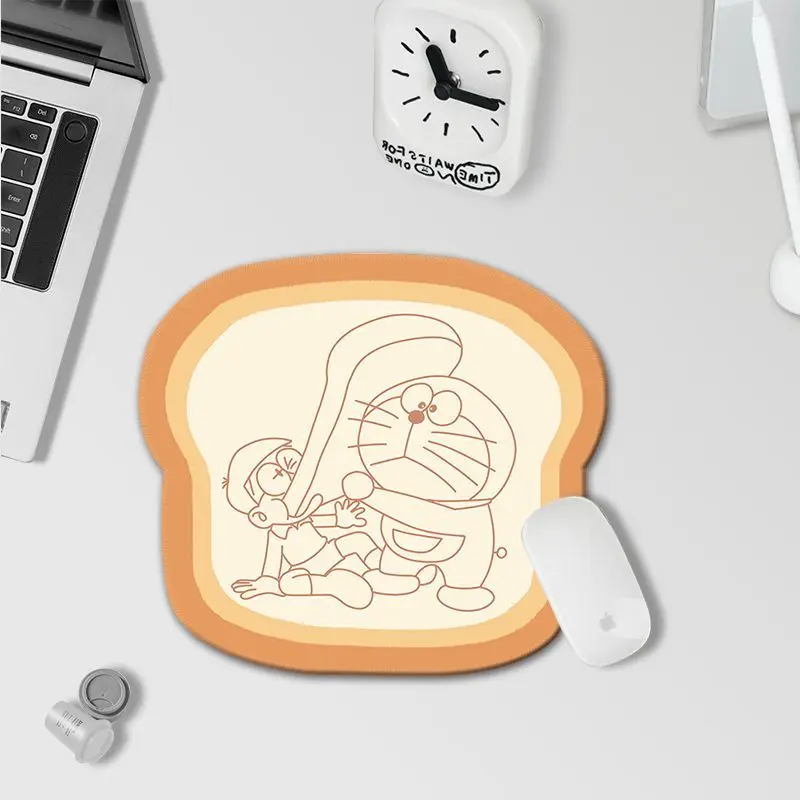 

Alien-shaped Doraemon Mousepad Small Table Mat Student Mousepad Computer Keyboard Pad Games Pad Desk Mat for PC Gamer 17x22cm
