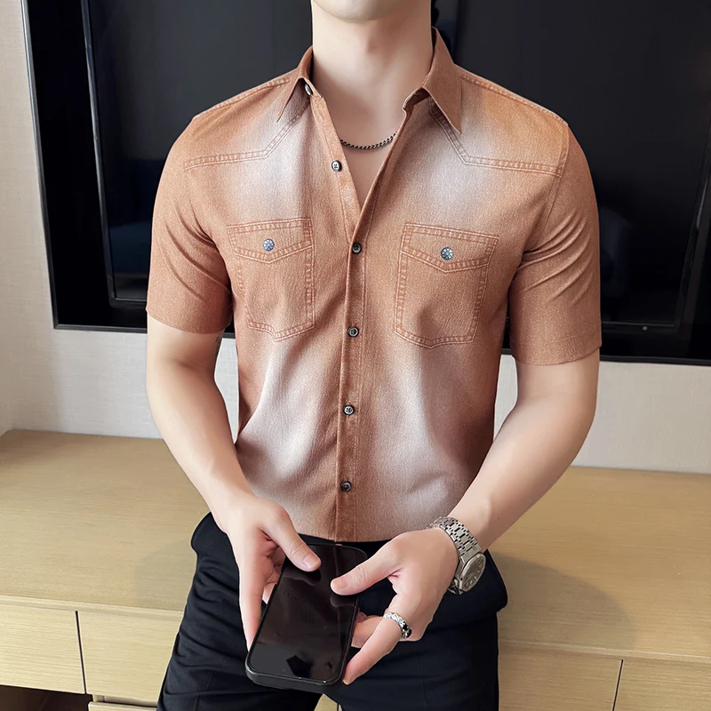 2025 صيف جديد تقليد قميص دينيم الرجال موضة عادية التدرج سليم صالح قصيرة الأكمام تي شيرتات قطن ملابس رجالي 4XL-M