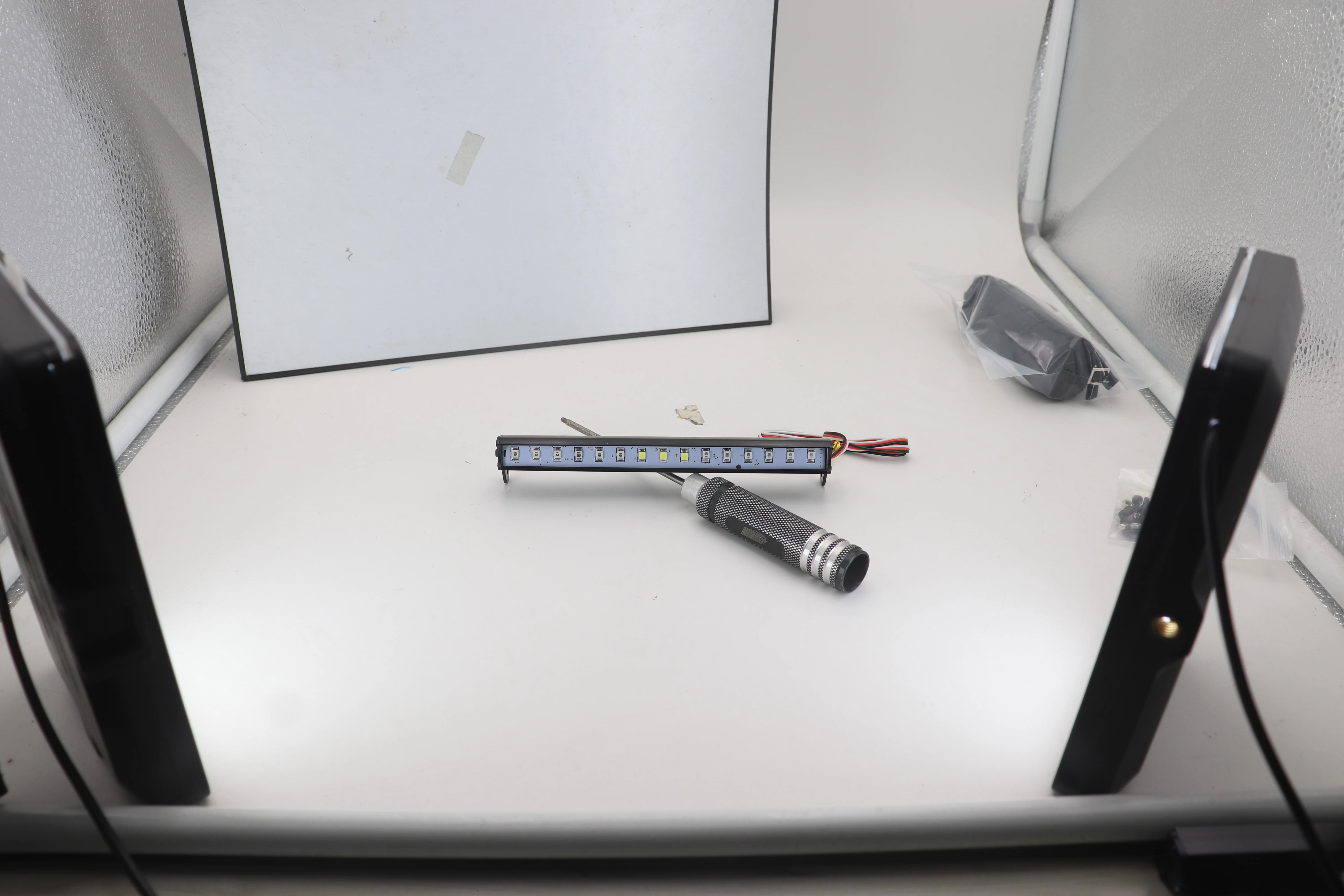 

Stainless Steel Metal Stereoscopic Window Anti-collision Net Side Window+rear Window Net For 1/18 Traxxas Trx-4m Defender Trx4m