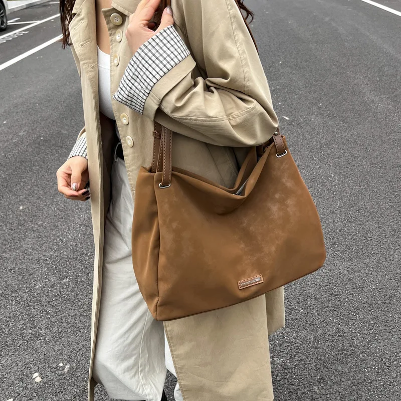 

2025 Autumn Winter Vintage Matte Shoulder Bag, Spacious Tote Purse for Women, Minimalist Commuter Crossbody, Day to Night Sling