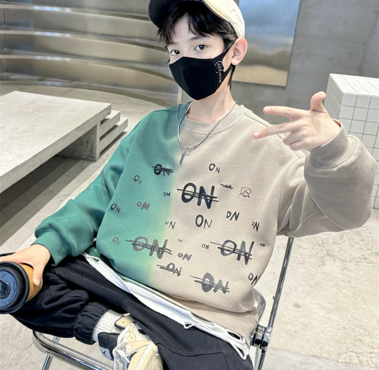 Kinder Jungen Frühlingskleidung Sweatshirt mit Farbverlauf Neuer Buchstabendruck Streetwear Langarm T-Shirt Retro-Design Pullover Oberteil – Detail 2