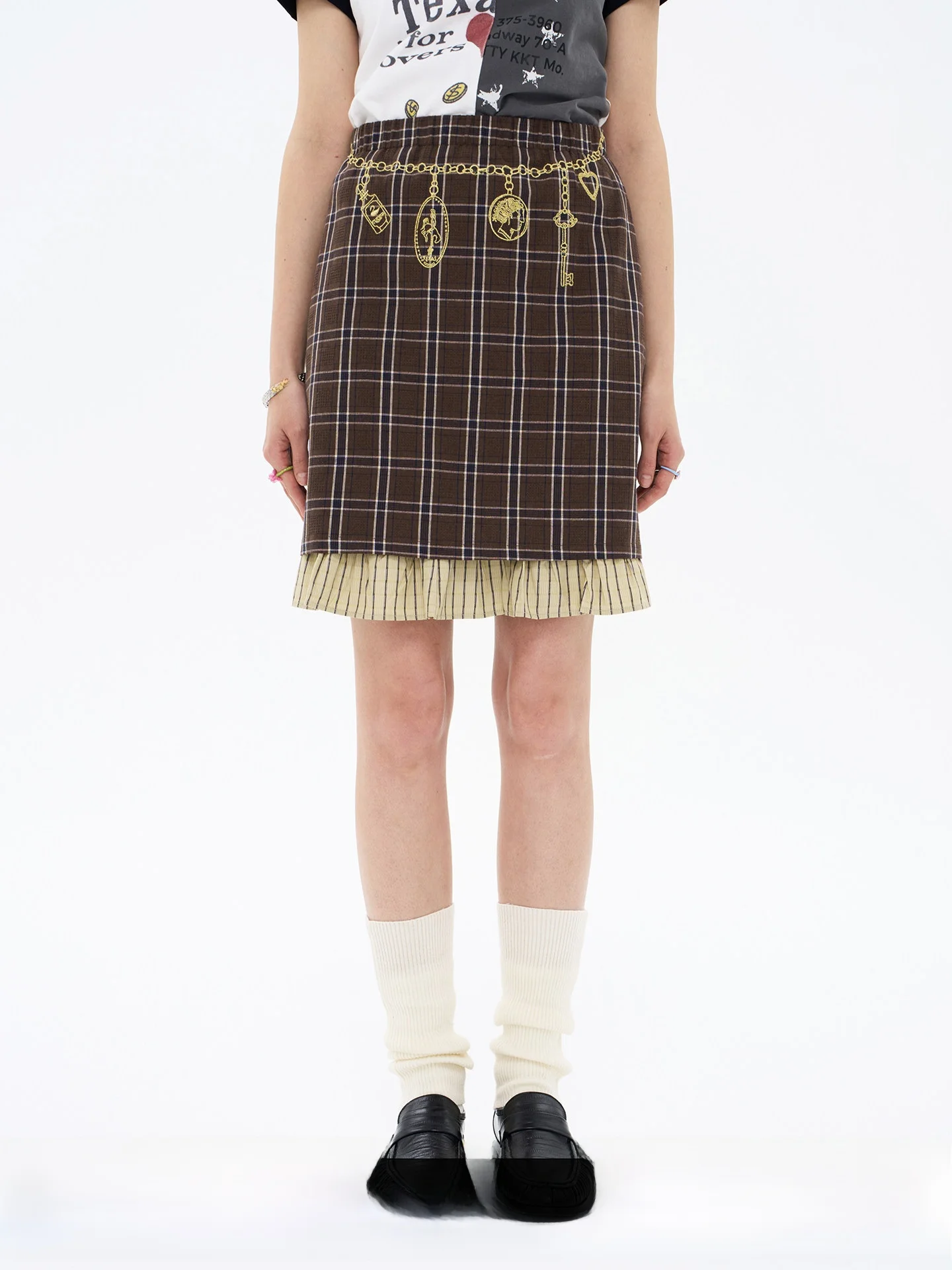 

Gold Embroidered Ruffle Hem Short Skirt Elastic Waist Patchwork Design Casual Cotton Half Skirt for Women Spring Season