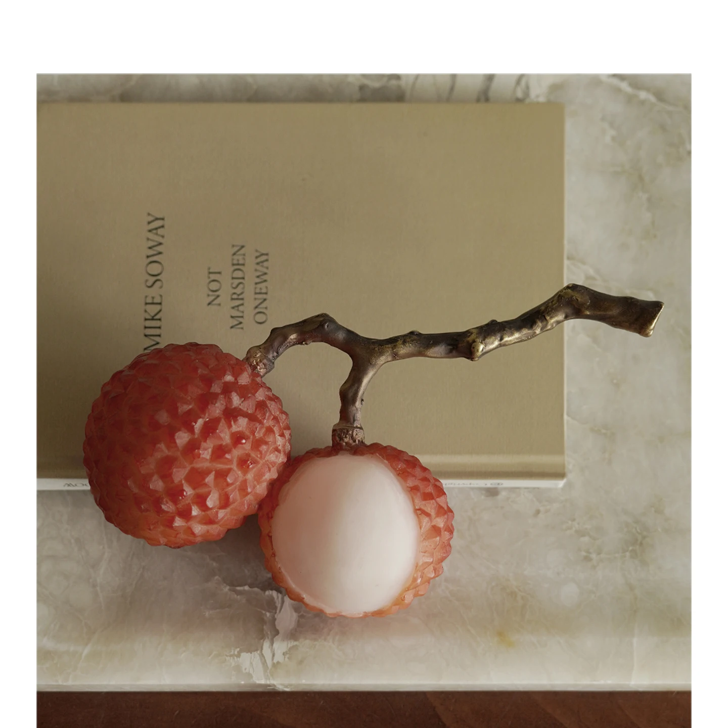 Peeled Lychee Fruit Ornaments Resin Crafts Decoration Arts Home Table Room DIY Gift Souvenir Chili Figurine Collectible