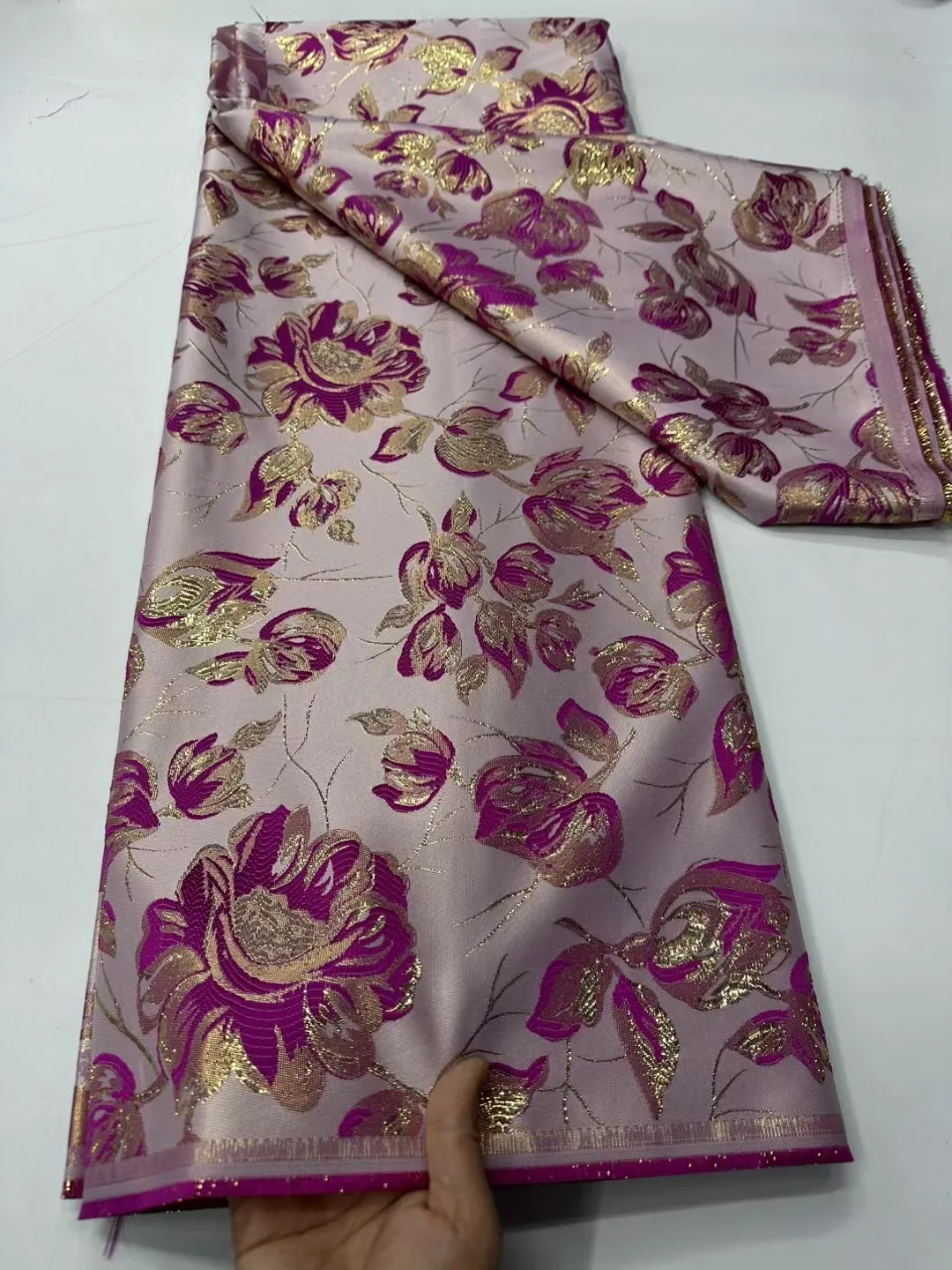 

Парчовая жаккардовая кружевная ткань 2025 года, французская кружевная ткань, 5 ярдов, высококачественная нигерийская кружевная ткань для праздничного платья VCW6297