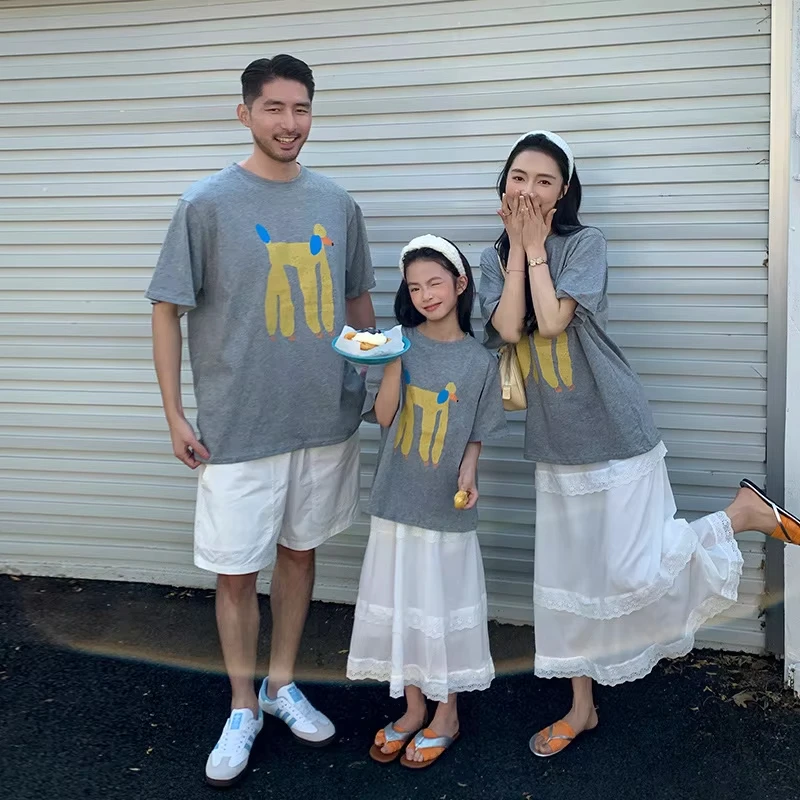 2026 Summer Family Matching T Shirts for 3 Cotton Short Sleeve Round Neck Letter Print Daddy Mommy and Me Outfits Casual Top