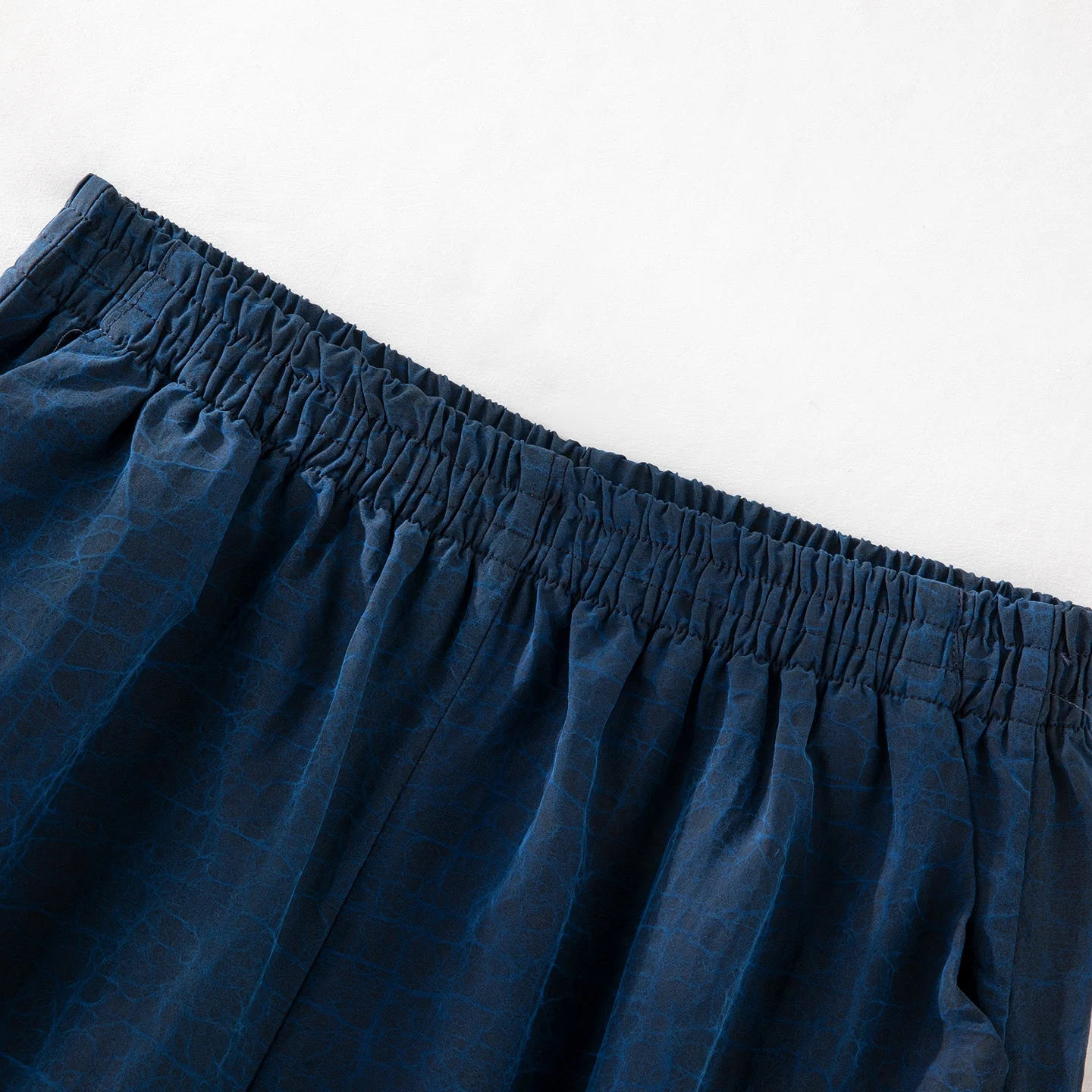 2025 Women's Fashion Summer New 100% Natural Mulberry Silk Gambiered Guangdong Gauze Turtle Crack Blue Casual Shorts
