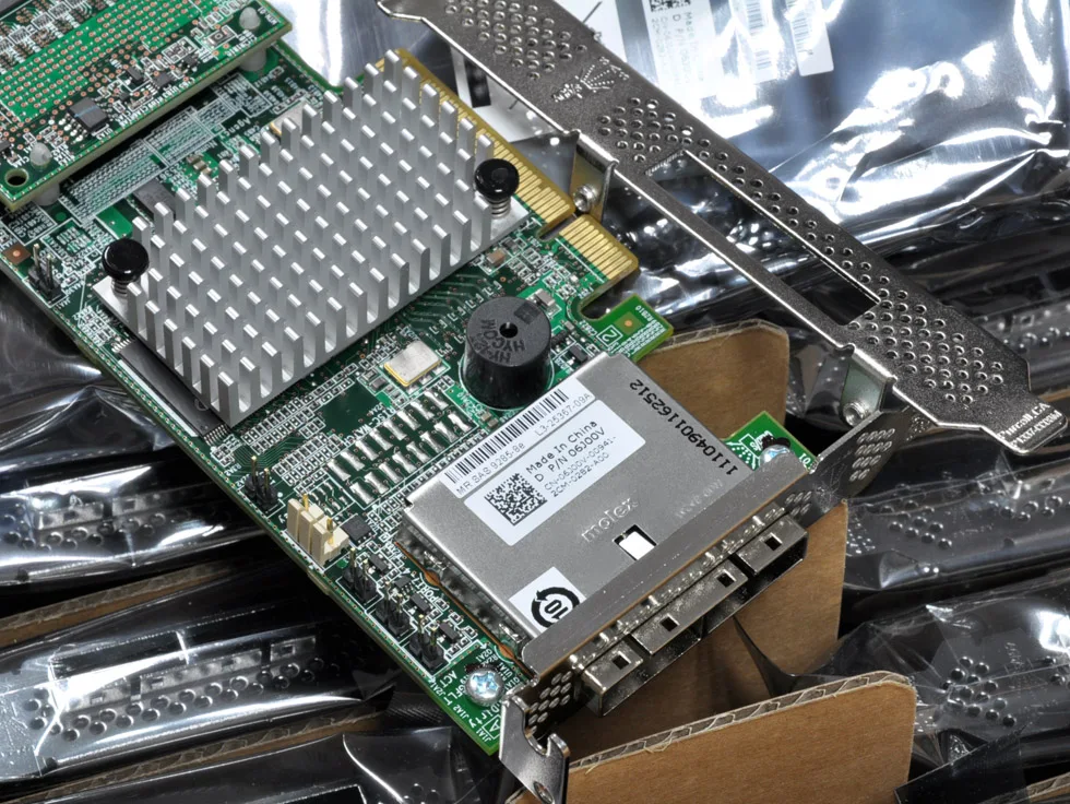 9285-8E 1G Cache (S…