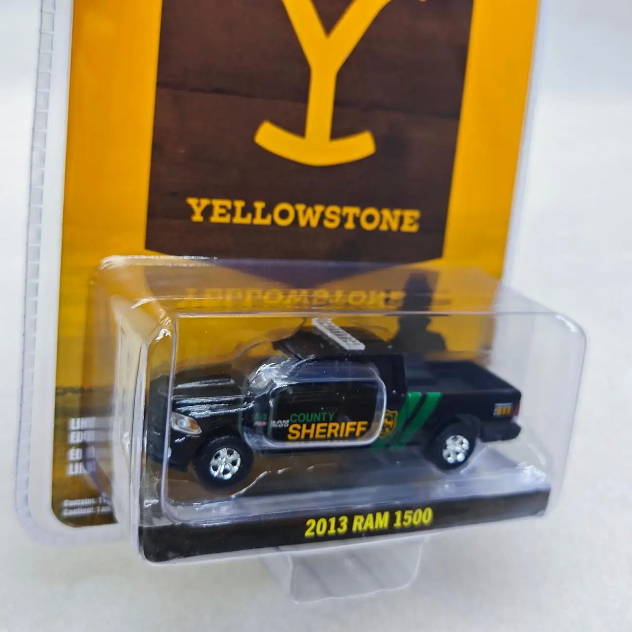 1:64 Hollywood Series 42 – Yellowstone National Park 2013 Ram 1500 62030-A Advanced Collection Ornament Automodelle