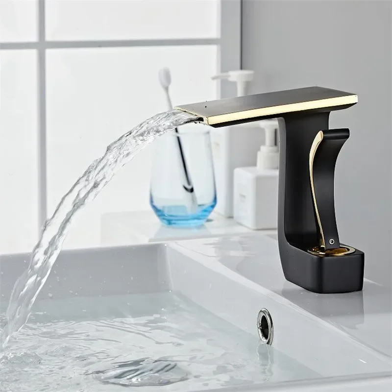 Tuqiu Bathroom Faucet Brass Gold and Black Bathroom Basin Faucet Cold And Hot Water Mixer Sink Tap Deck Mounted White & Gold Tap