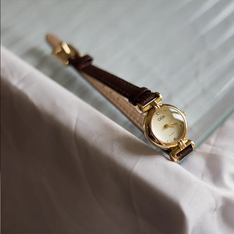 

New Leather Strap Watch With Small Dial, French Retro Style, Round, Student-Friendly, Exquisite, High-End, Simple And Elegant.