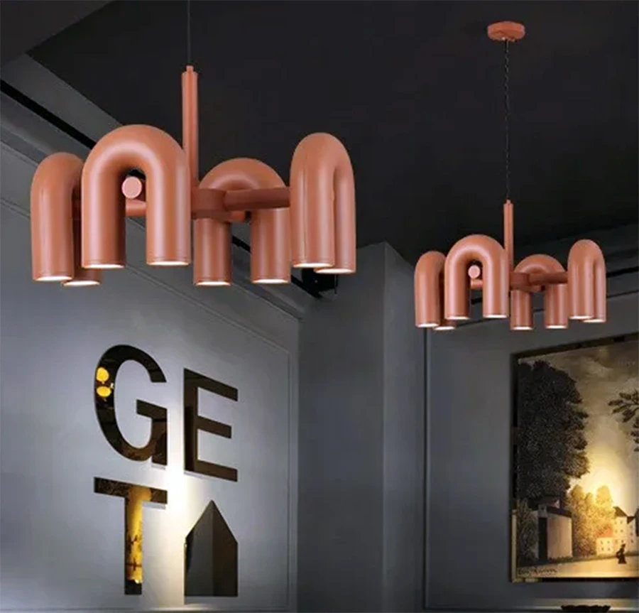 ضوء قلادة LED على شكل حرف U من الشمال الحديث - ثريا من الراتنج خفيفة الوزن باللون الأسود والأحمر لغرفة النوم المتوسطة الحجم بجانب السرير وغرفة المعيشة