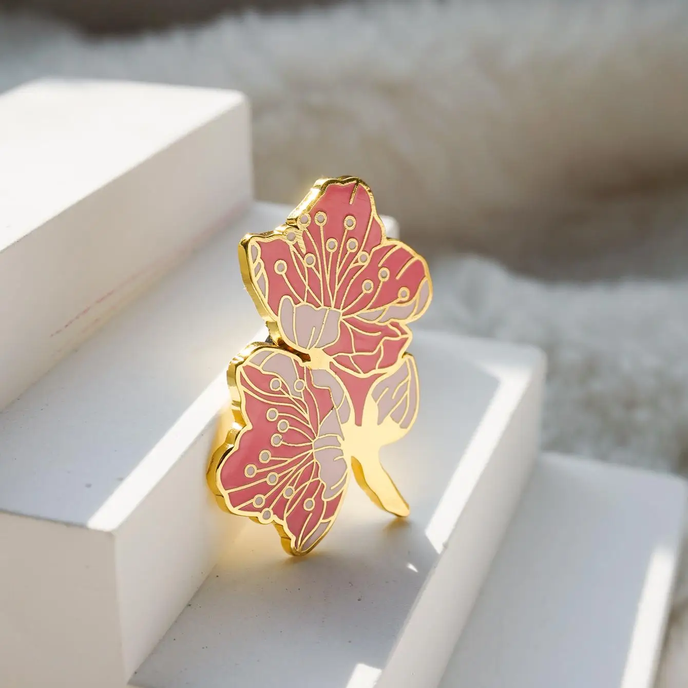 Beautiful Sakura Cherry Blossom Hard Enamel Pins Flower Metal Badges Floral Lapel Pin Gifts for Women Girls Brooches