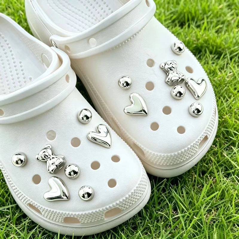 Hot Sales Fashion Shoe Charms for Love Pearl Bear Clogs Shoe Buckle Cute Shoe Accessories Decoration for Girls Gift