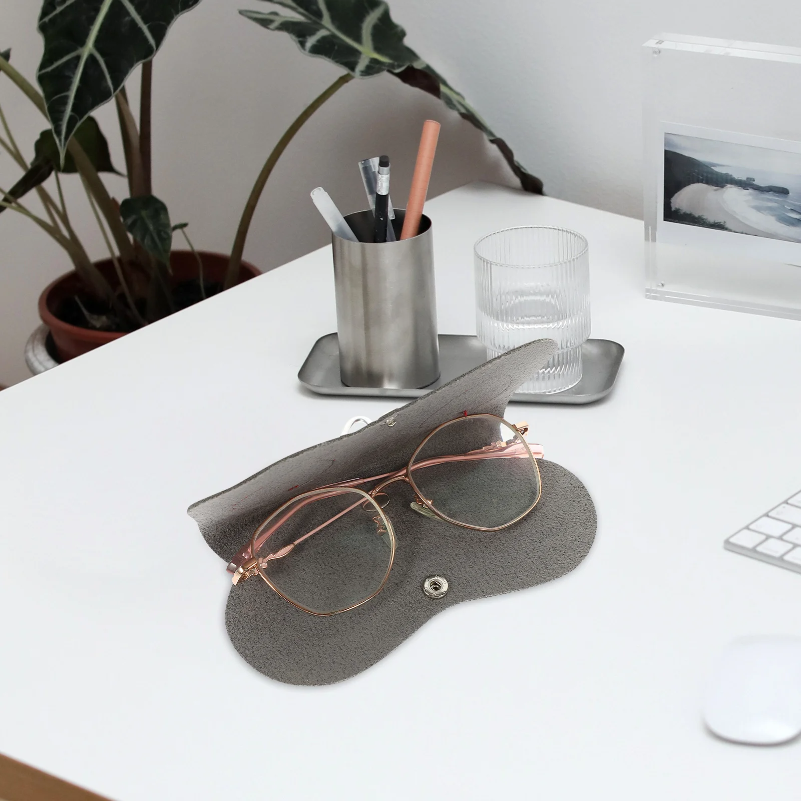 

Glasses Case with Anti Pressure Design Portable Eyeglasses Pouch Fits Most Sunglasses and Reading Glasses Outdoor Use