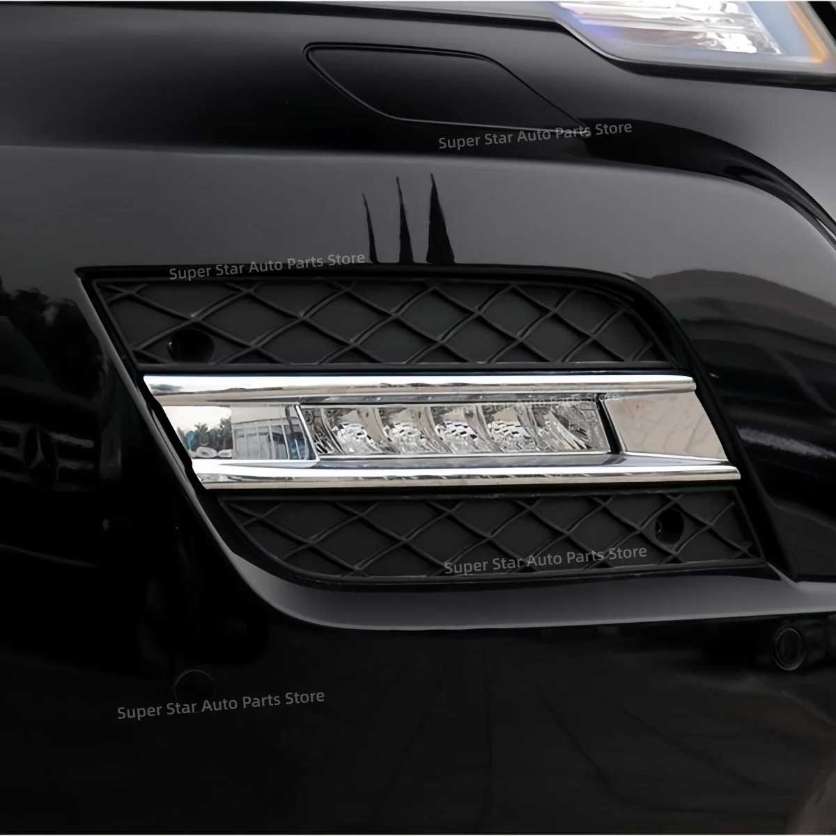 Fit for Mercedes-Benz ML-Class W164 2010-2011 Daytime running light Front fog lamp  Decorative lights Single color Customization