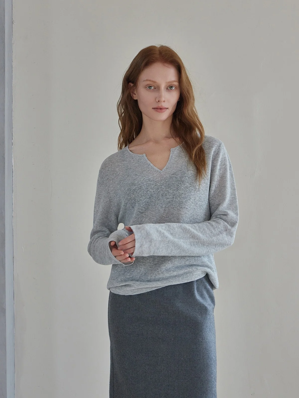 

Удобная женская футболка TheEase из смесового льна и хлопка, трикотажная, с V-образным вырезом, длинным рукавом, повседневная, универсальная, свободного кроя, для работы и отдыха