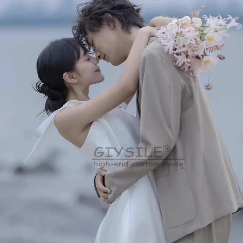 ชุดแต่งงานสีขาวแบบสั่งตัด GIYSILE คอเหลี่ยม แขนกุด แฟชั่น เซ็กซี่ ทรงเอไลน์  ชุดราตรีผ้าซาตินแบบสายเดี่ยว  สง่างาม