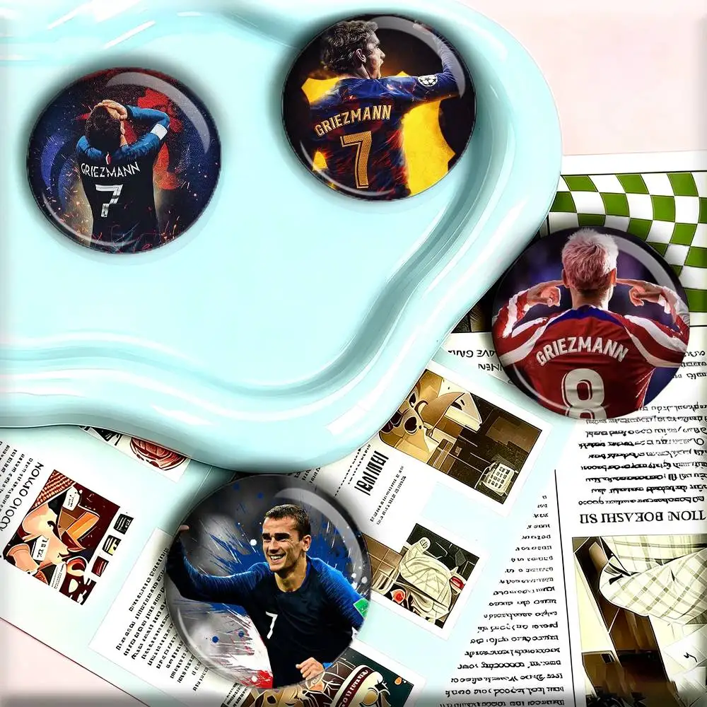 A-Antoine Griezmann 25 32 44 58 75mm Badges Personalized Round Brooches Pins Accessory Gift