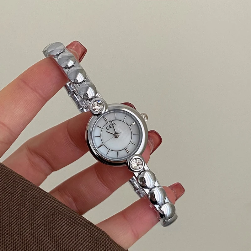 Women's Stainless Steel Waterproof Quartz Watch Compact Bracelet Simple Delicate Clock Gift Women's Watch