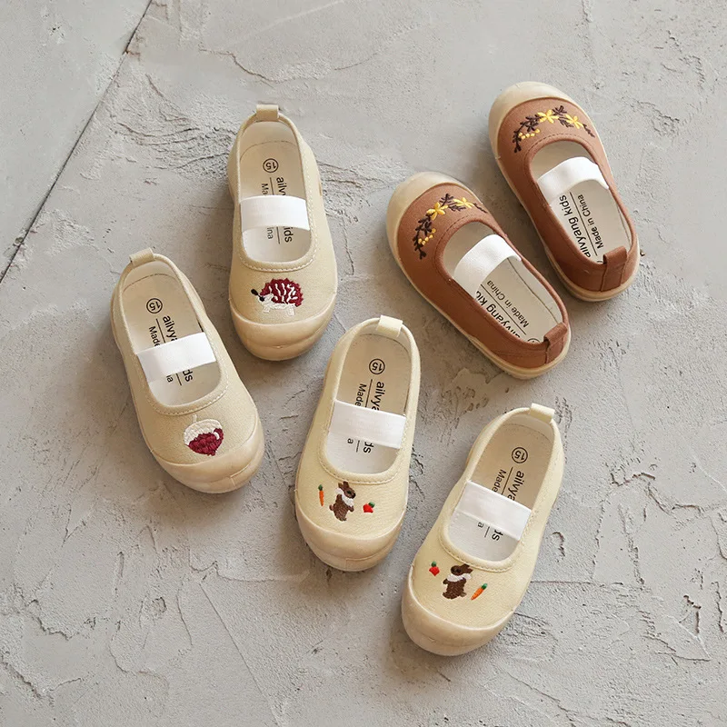 Spring Korean Version of Children\'s Embroidery Retro Girls Kindergarten Students Shoes Shallow Mouth Canvas Shoes 2-9 Years Old