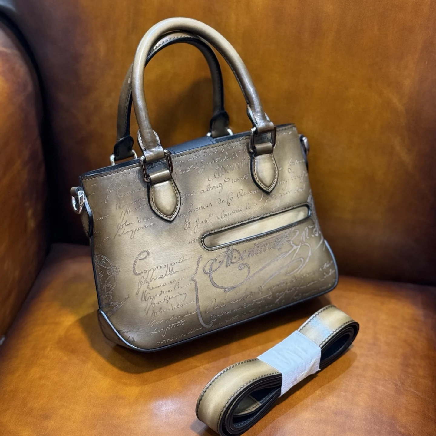 DIMY 2025 Men's Genuine Leather Business High End Luxury Handmade Color Cleaning Postman Bag