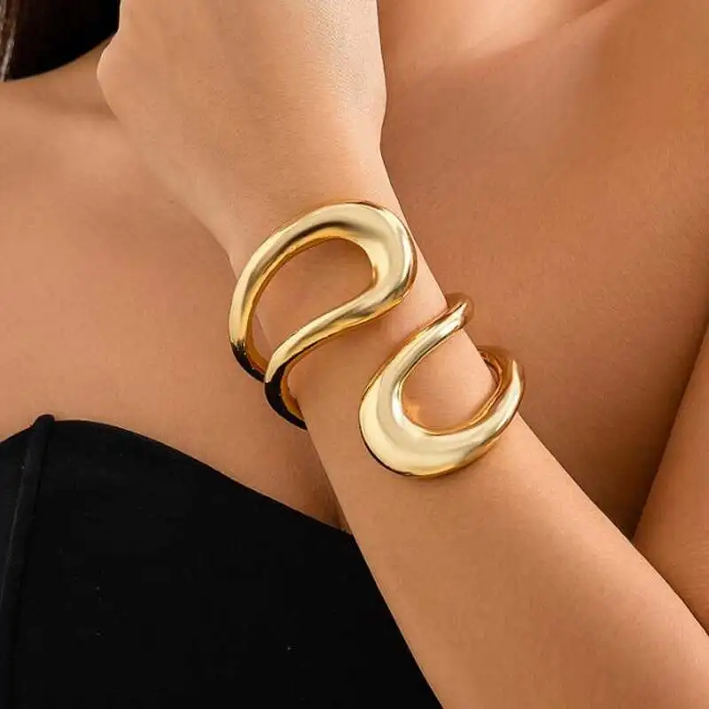 

Punk Classic Geometric Twisted Open Bangles for Women Exaggerated Gold Color Heavy Metal Cuff Bracelet Fashion Party Jewelry New