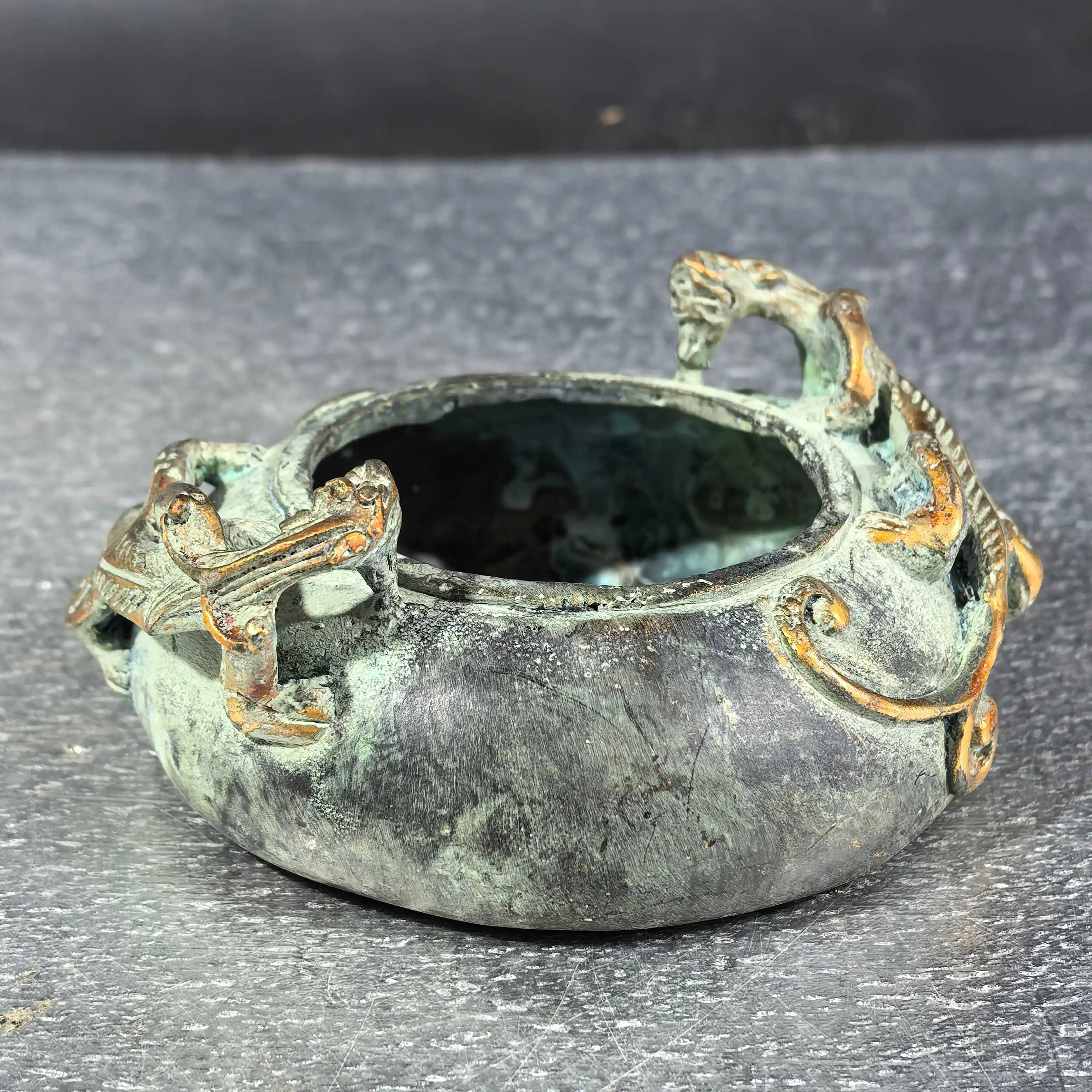 Pure copper gilded double dragon pen wash ornament, incense burner, ashtray, home decoration ornament.