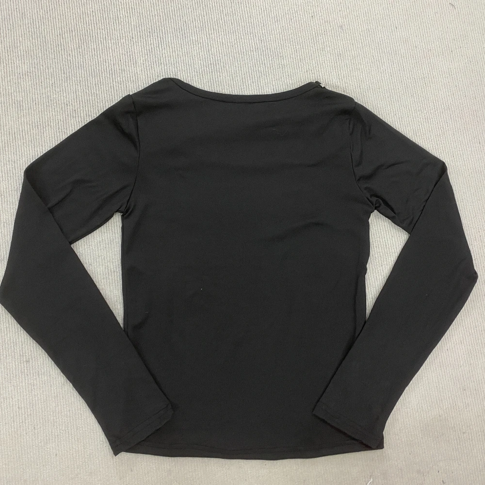 

Solid color Liuding decoration Abi style long sleeved T-shirt base, retro sexy top, thin and versatile for wearing outside