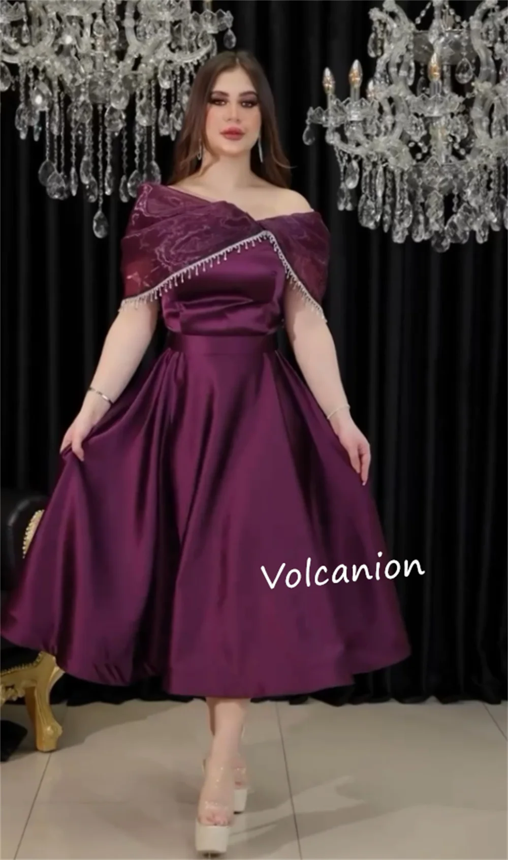 Abiti midi personalizzati con paillettes Charmeuse e fiocco a trapezio con spalle scoperte Occasioni su misura Festa Elegante di alta qualità