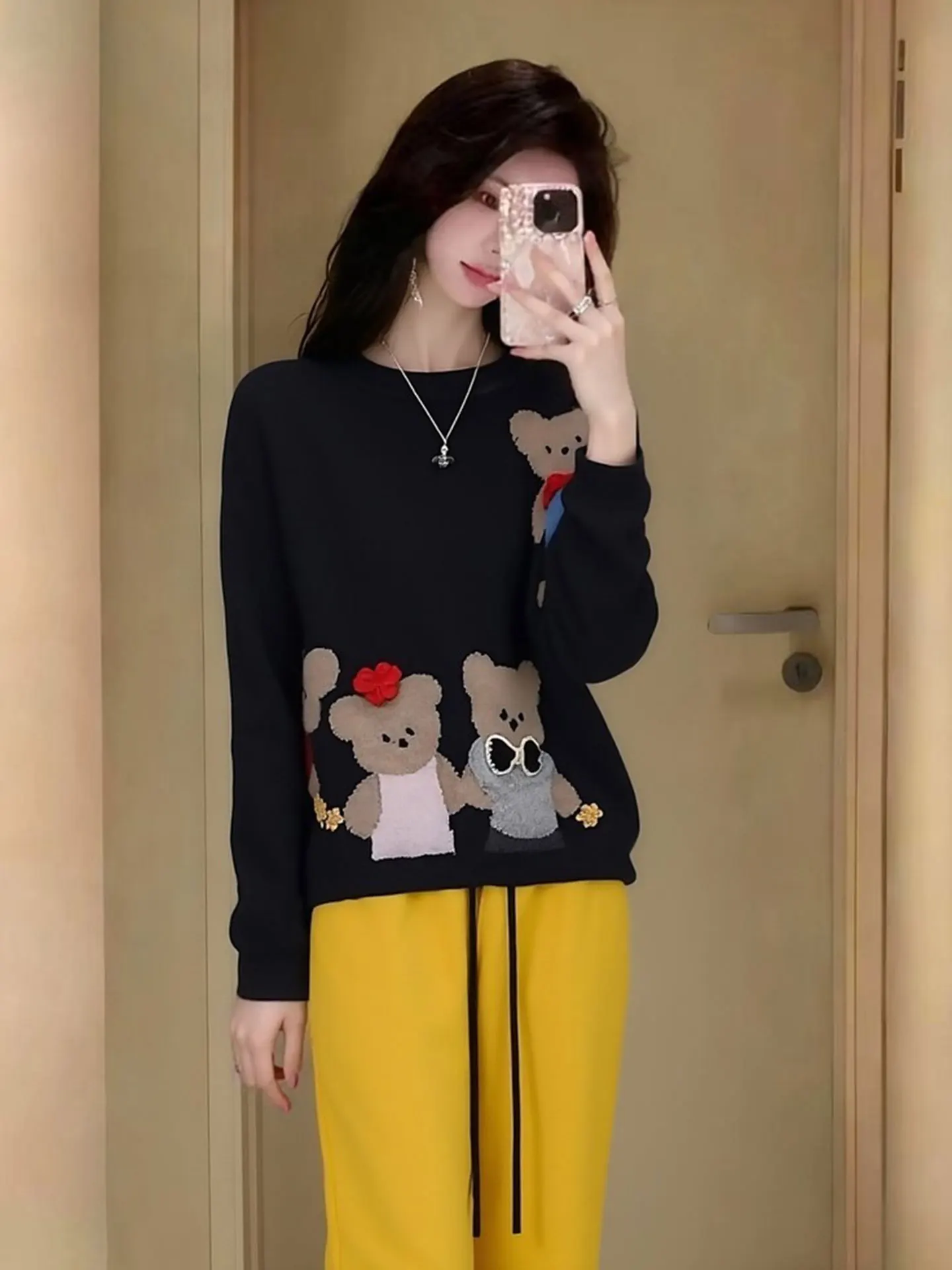 

Faionable Korean Sle Long Sve round Ne Knitted Sweater Cartoon Bear Design Warmth Spring Clothing for Women Commute