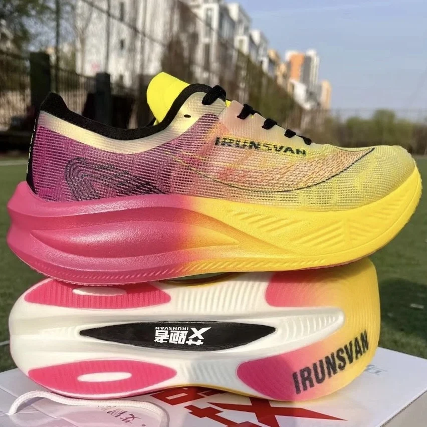 2024 IRUNSVAN Nylon Fibra di Carbonio Scarpe Da Maratona Professionali Da Uomo Ultra Leggero Track Field Chilometri Gara Da Corsa Scarpe Da Ginnastica Unisex