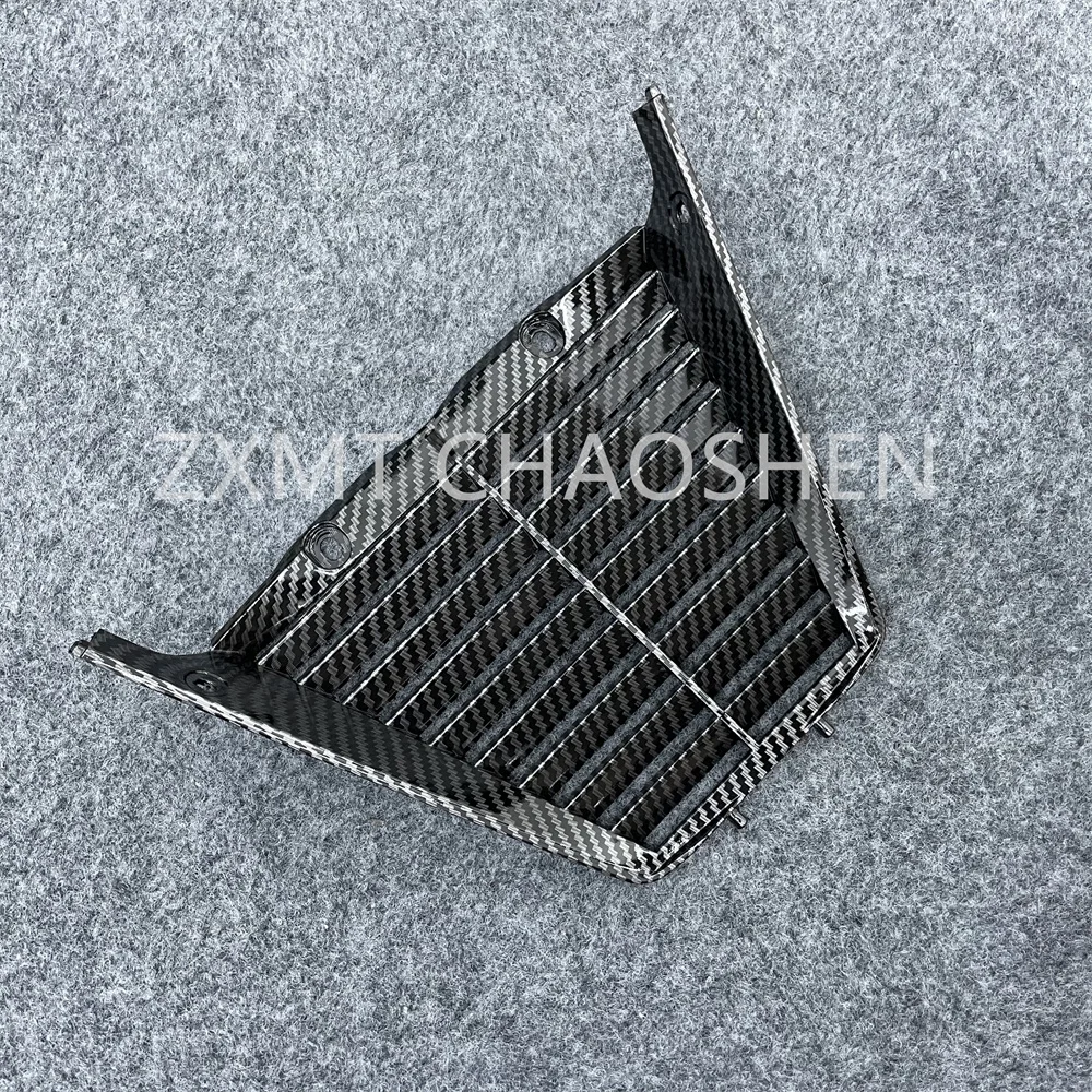 The motorcycle fairing is suitable for CBR1000RRR-SP 2020, 2021, 2022, 2023, 2024 20-24 triangular belly carbon fiber paint