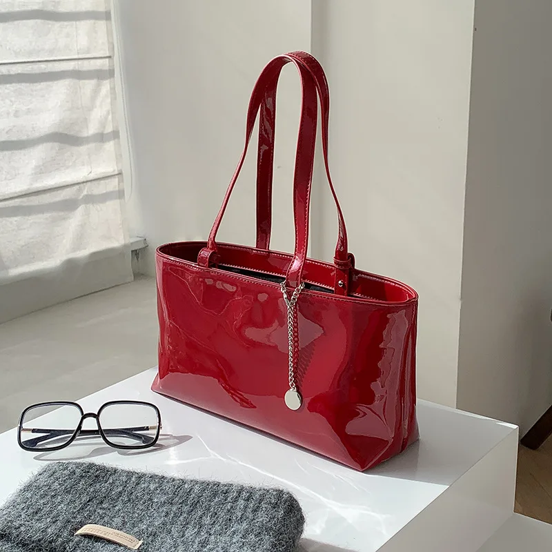 Women Lacquer Leather Shiny Surface Handbag Large Capacity Red Shoulder Underarm Bag New Fashion Simple Style Solid Tote Bag