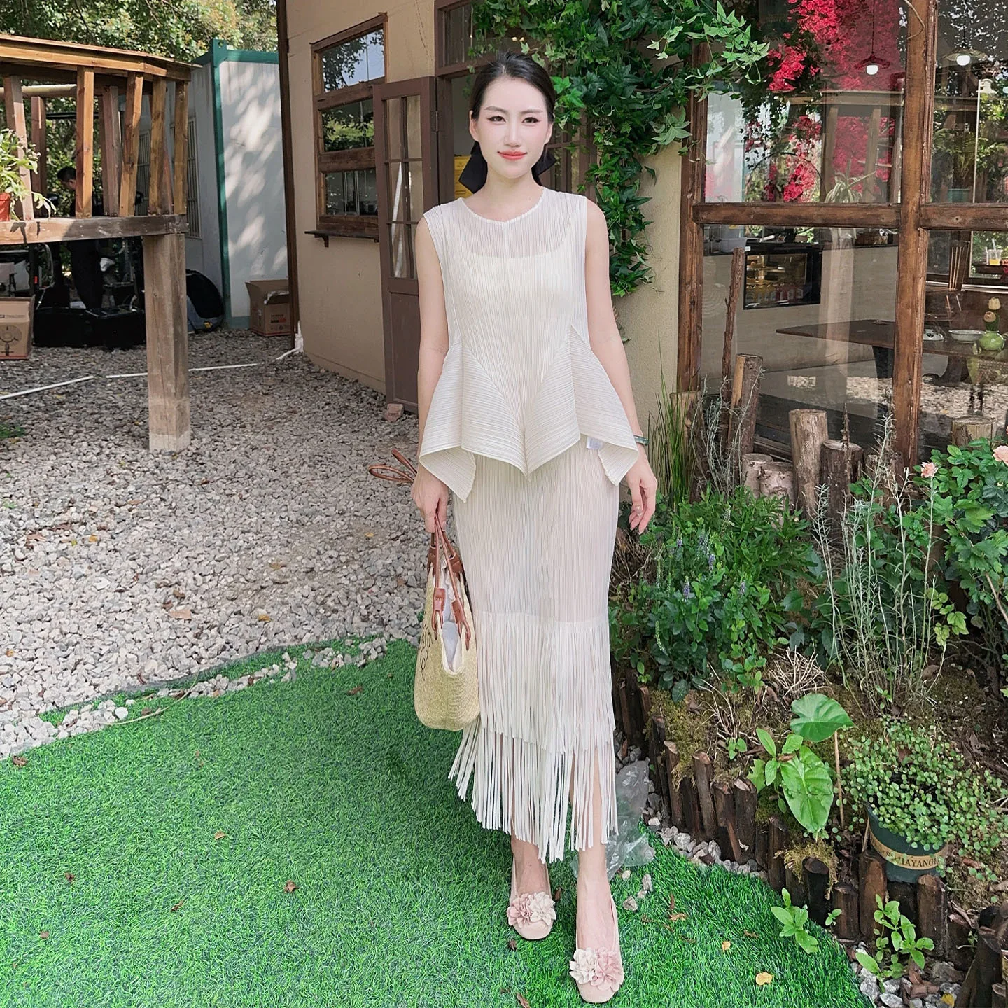 

Miyake Summer Top Femininity Commuting Pleated Versatile Solid Color Pleats Hem Bud Fringed Skirt Pleated White Pleated Suit