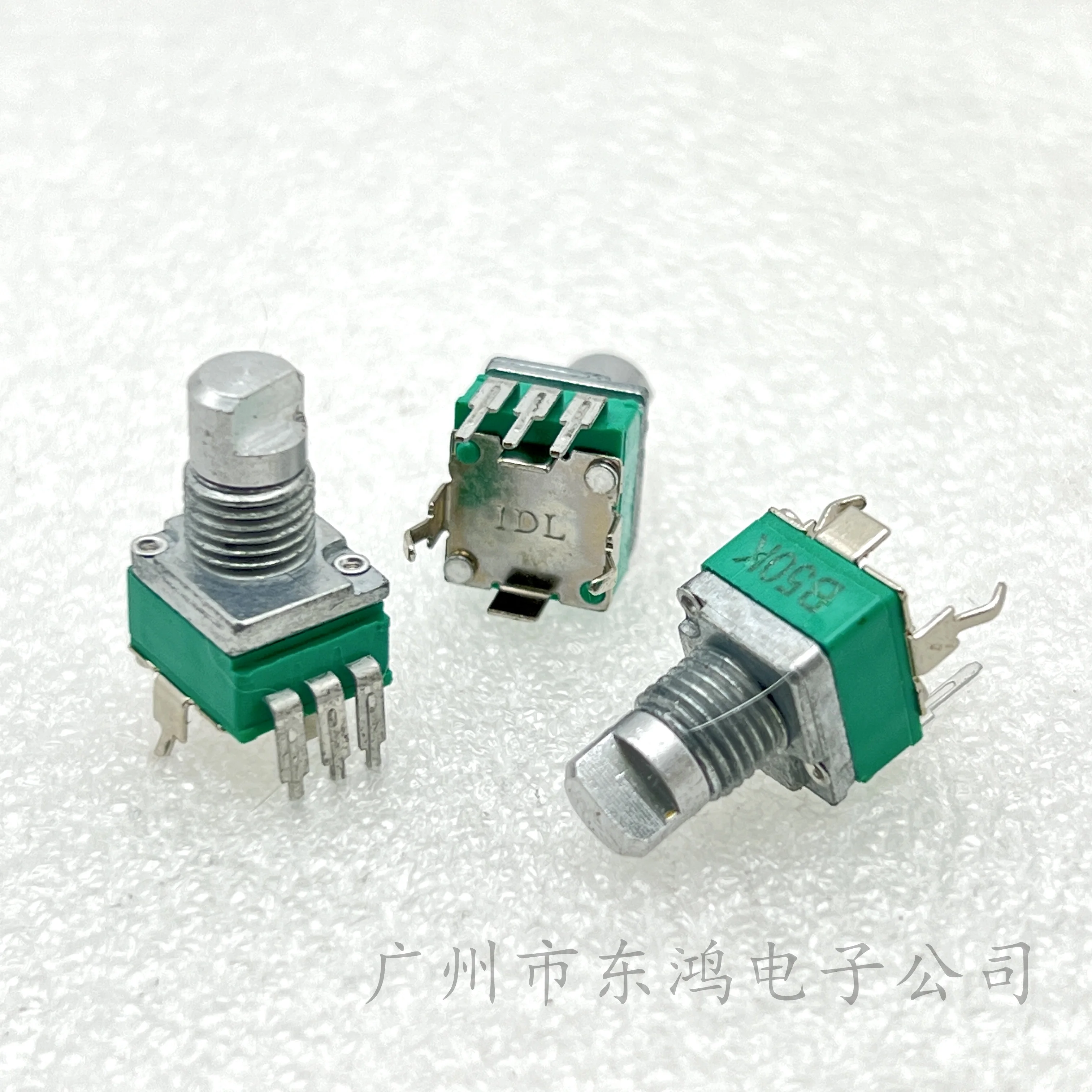 10 pcs RK097 vertical corner single link power amplifier volume potentiometer B50K shaft length 10MM