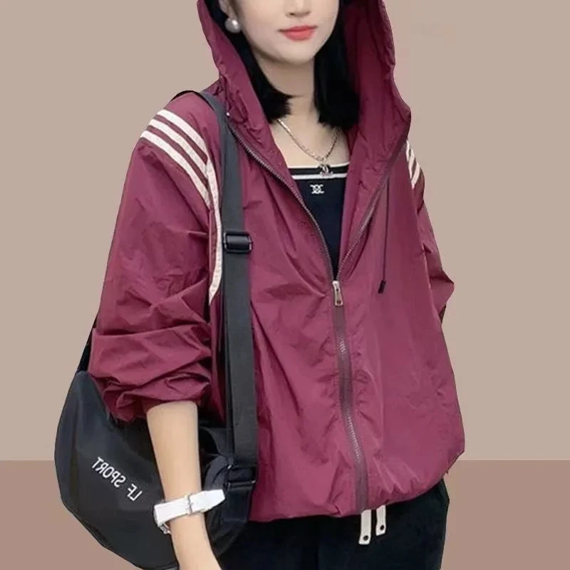 Summer Female Breathable And light Fashion Hooded Loose Ultraviolet-Proof Sunscreen Clothing Jacket Women New Sunscreen Tops