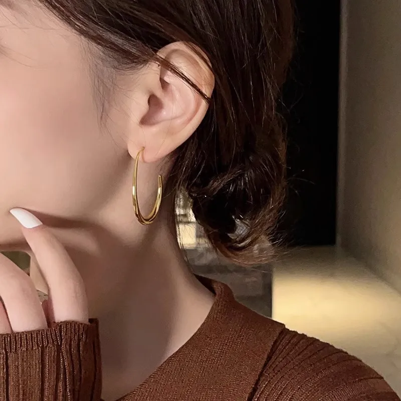 Pendientes de aro ovalados geométricos de Color dorado y plateado para mujer, Arete salvaje circular Simple, regalos de joyería para fiesta de cumpleaños