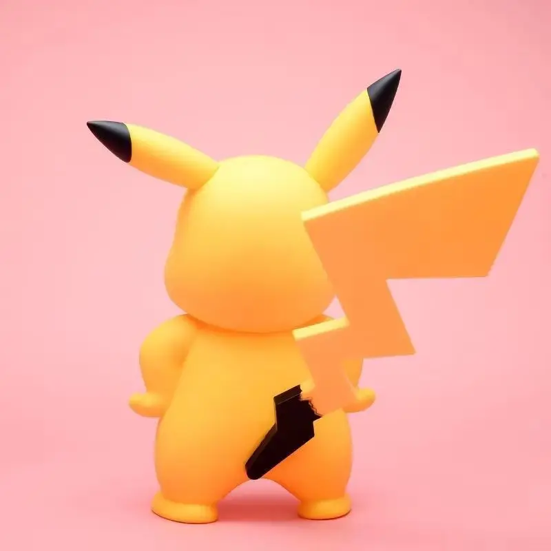 38cm Duży Rozmiar 1:1 Figurka Akcji Poké Mon Pride Pikachu Kreskówkowy Potwór Kieszonkowy Model Dekoracyjny na Biurko Kolekcjonerska Statuetka Zabawka