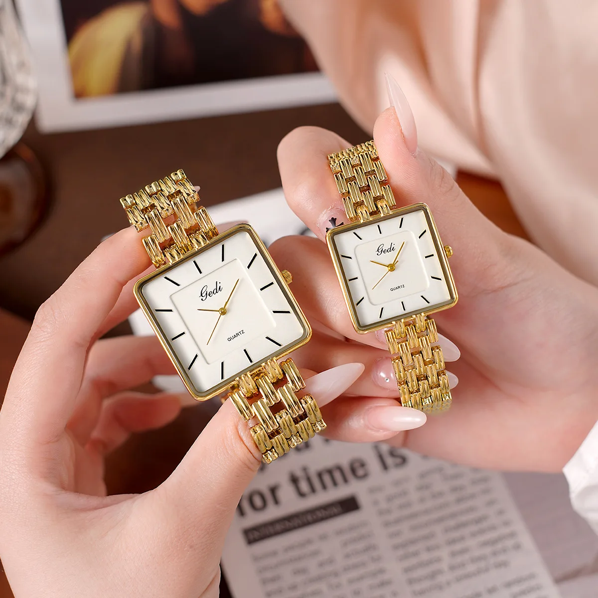

Men's and Women's Watches Casual Simple Waterproof Wristband Fashionable and Versatile Quartz Watch Clock Gift