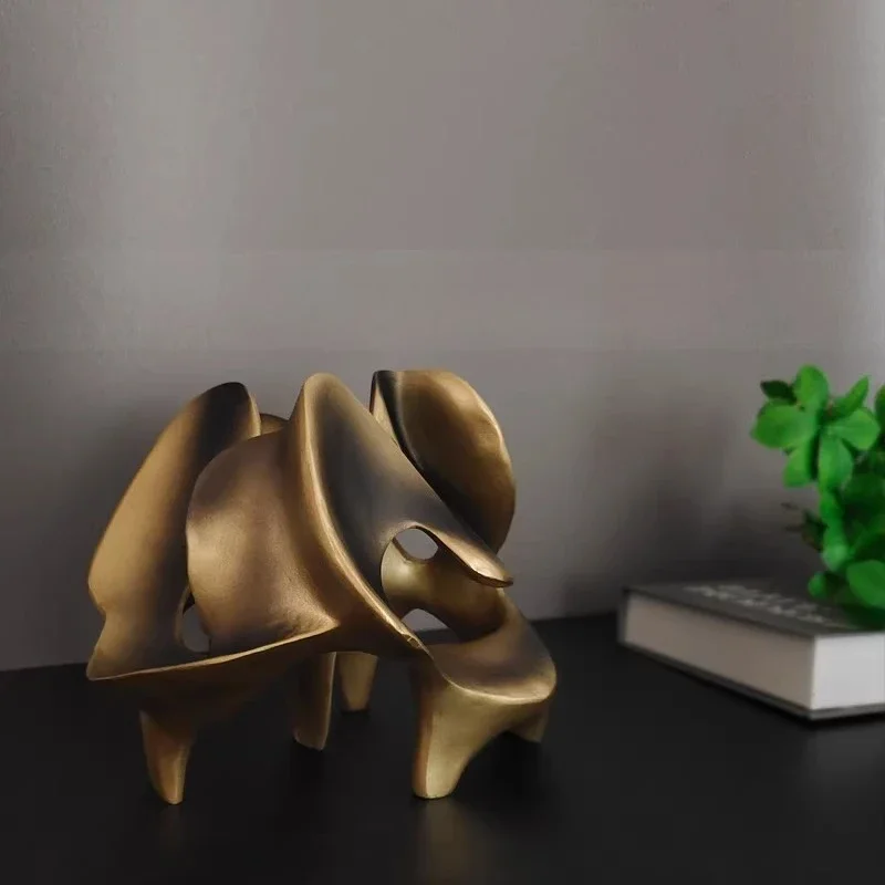Light luxury new Chinese style gold abstract art ornament home coffee table bookcase model room sales department senior
