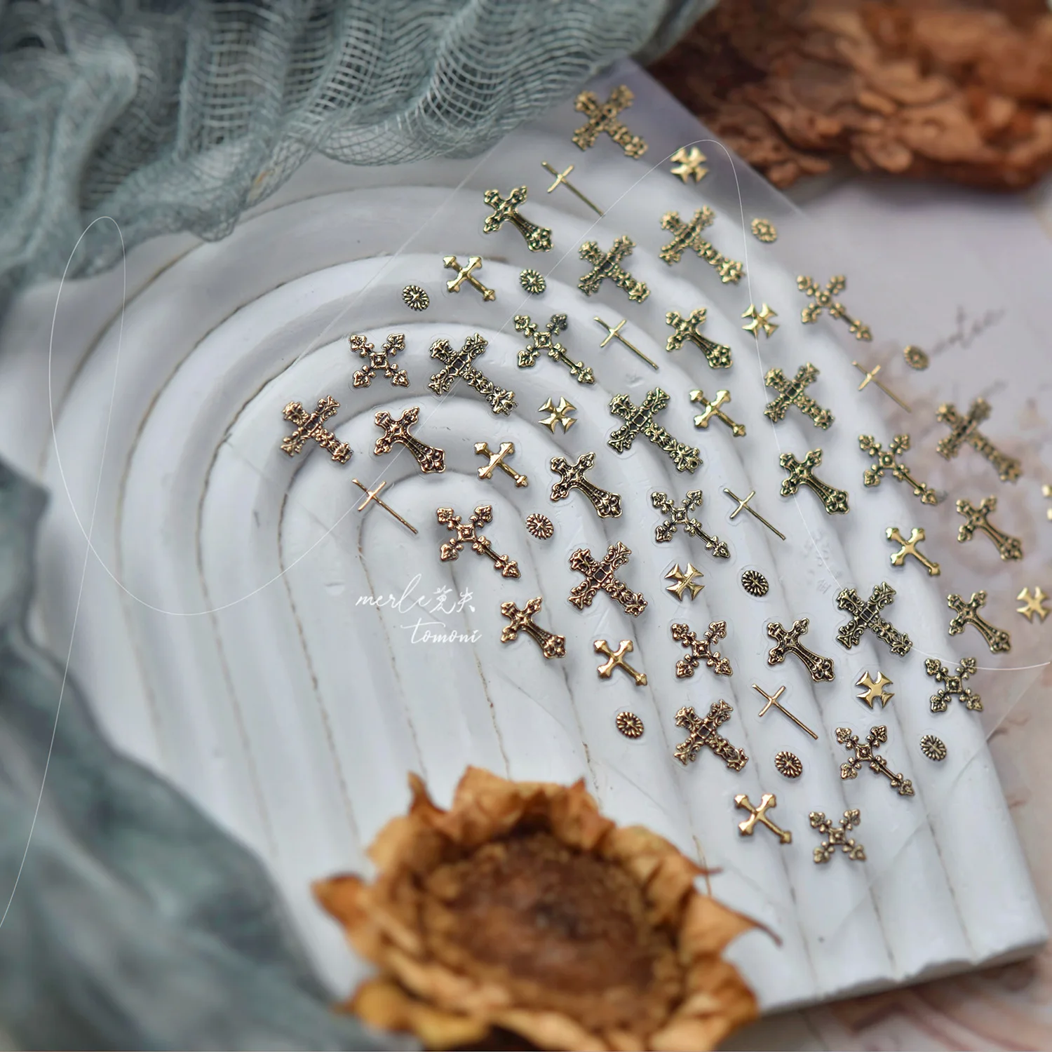 الذهب والفضة معدن مسمار ملصقات الظلام الرجعية الراقية الصليب مسمار الفن اكسسوارات ملصق الظهر الأزرق الأظافر 3D زينة الشارات DIY