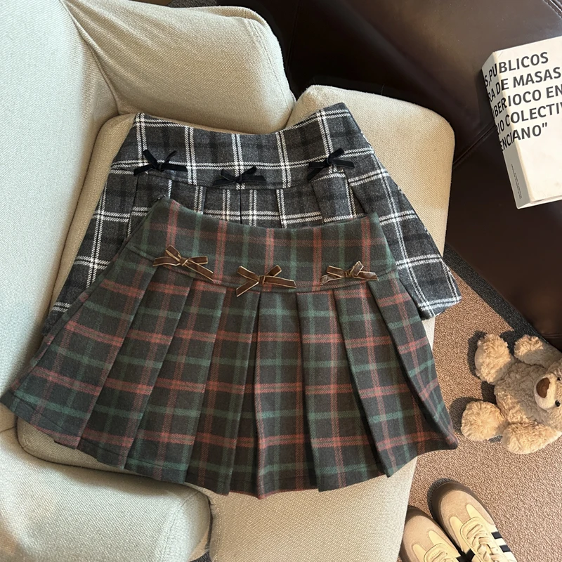 

Women Green Plaid Skirt Vintage Aesthetic Mini Pleated Skirt Harajuku Y2k Low Waist Bow Shorts Skirts 2000s Clothes Winter 2025