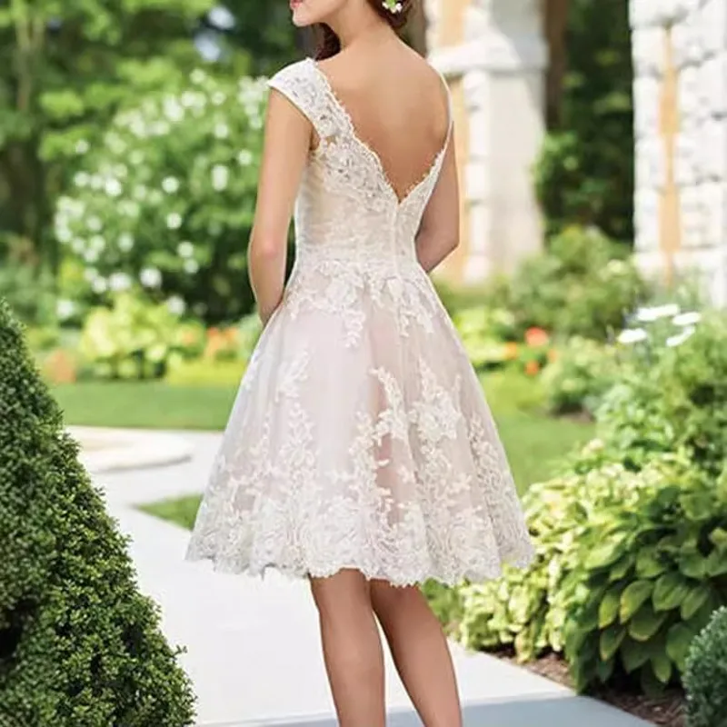 2026 Abito da sposa corto con scollo a V da donna vintage 2026 Applique in pizzo Backless Princess A-Line Abiti da sposa da sposa Robe De Mariage