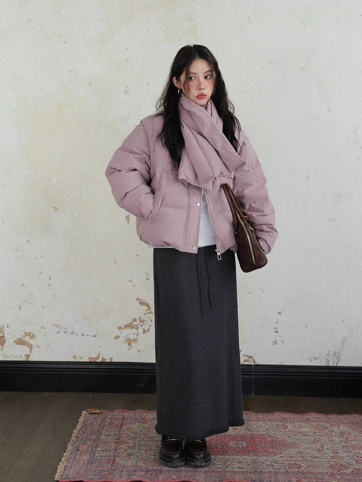 جاكيت نسائي منفوخ بتصميم DR قابل للفصل وقابل للارتداء بطريقتين مع وشاح، 90% ريش، فضفاض، عصري للشتاء